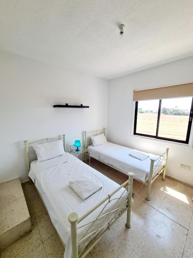 Apartment 2 Bedroom Townhouse, Close To Harbour, Use Of Onsite Facilities